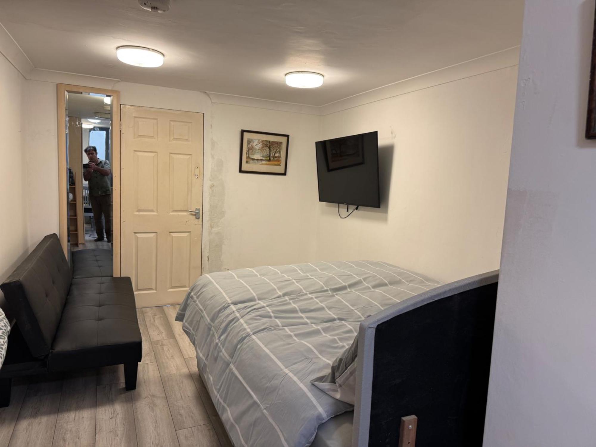 - - Sleeps 2 - Parking * Plymouth